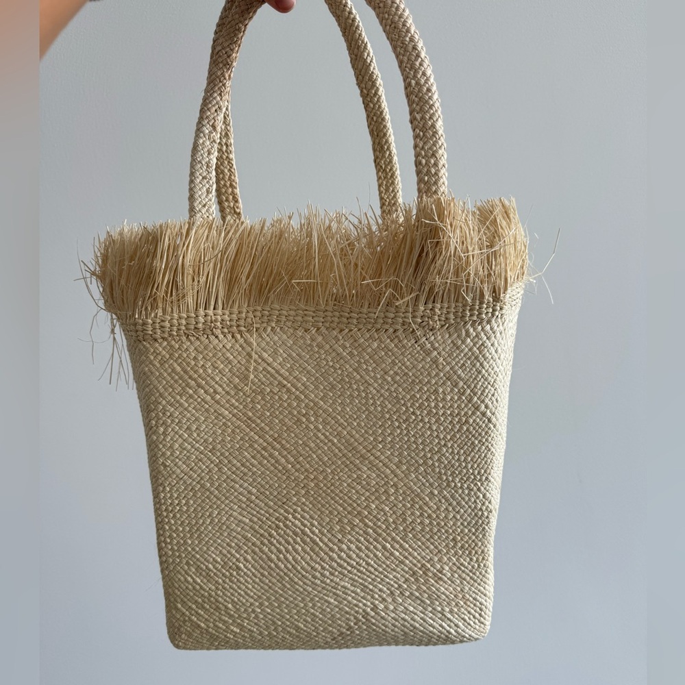 Straw beach tote
